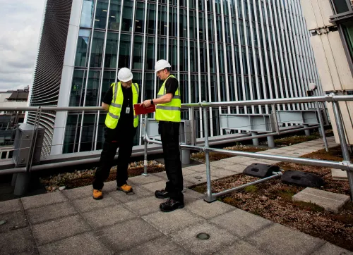 Apleona employees London rooftop